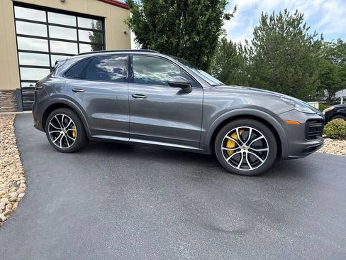 Used 2019 Porsche Cayenne Turbo AWD/4WD image 4