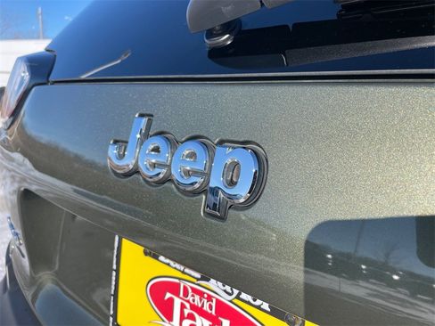 Used 2019 Jeep Cherokee Latitude Plus w/ Cold Weather Group image 48