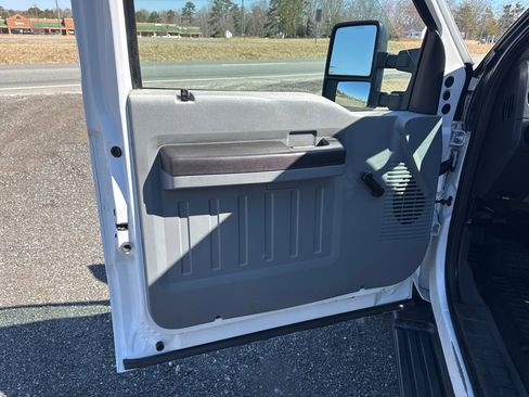 Used 2014 Ford F450 XL image 20