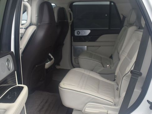 Certified 2022 Lincoln Navigator Black Label image 11