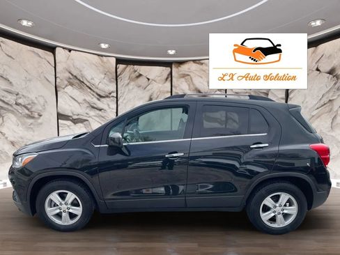 Used 2019 Chevrolet Trax LT w/ LT Convenience Package FWD image 13