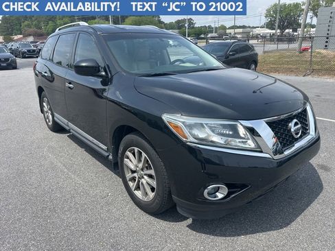Used 2016 Nissan Pathfinder SL image 1