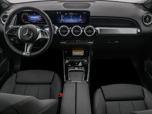 New 2026 Mercedes-Benz GLB 250 4MATIC image 10