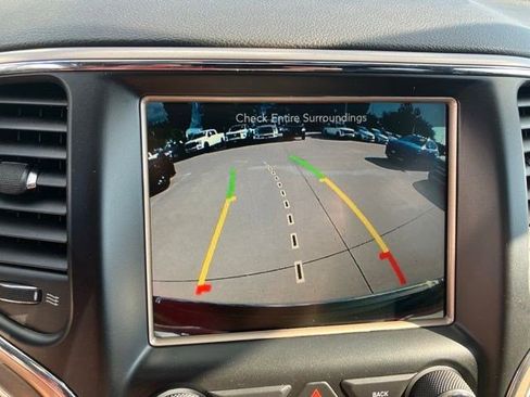 Used 2017 Jeep Grand Cherokee Limited AWD/4WD image 19