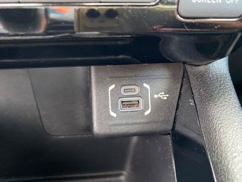 Used 2023 Jeep Compass Latitude AWD/4WD image 17