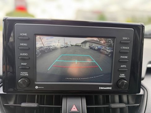 Used 2022 Toyota RAV4 LE image 17