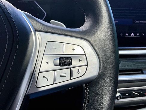 Used 2024 BMW X7 xDrive40i w/ Parking Assistance Package image 12