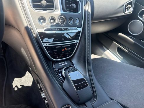 Used 2018 Aston Martin DB11 V12 RWD image 7