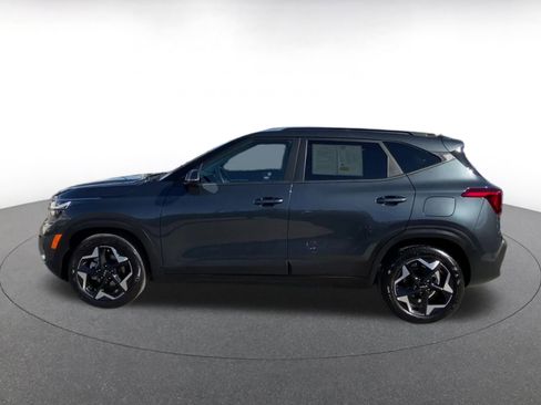 Used 2025 Kia Seltos S image 9