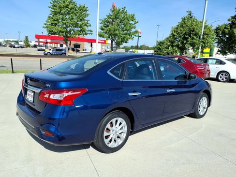 Used 2019 Nissan Sentra SV FWD image 3
