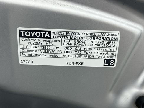 Used 2022 Toyota Corolla LE w/ Premium Interior Package FWD image 19