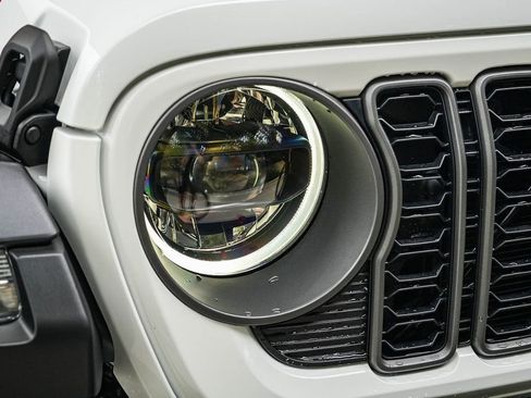 New 2026 Jeep Wrangler Unlimited Rubicon image 8