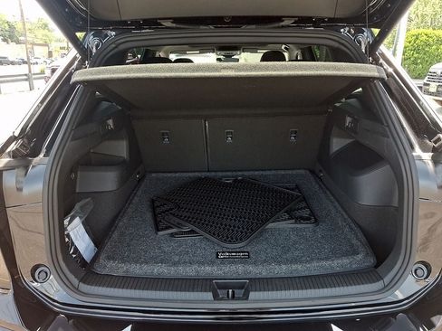 Certified 2025 Volkswagen Tiguan SEL R-Line AWD/4WD image 28