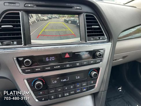 Used 2016 Hyundai Sonata Limited w/ Option Group 02 FWD image 11