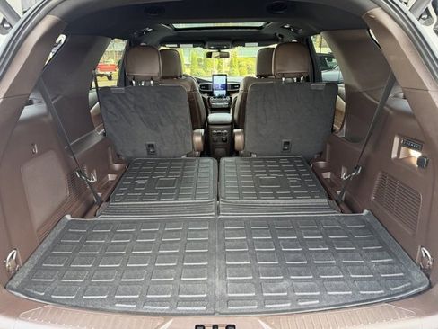 Used 2023 Ford Explorer King Ranch w/ Technology Package image 44