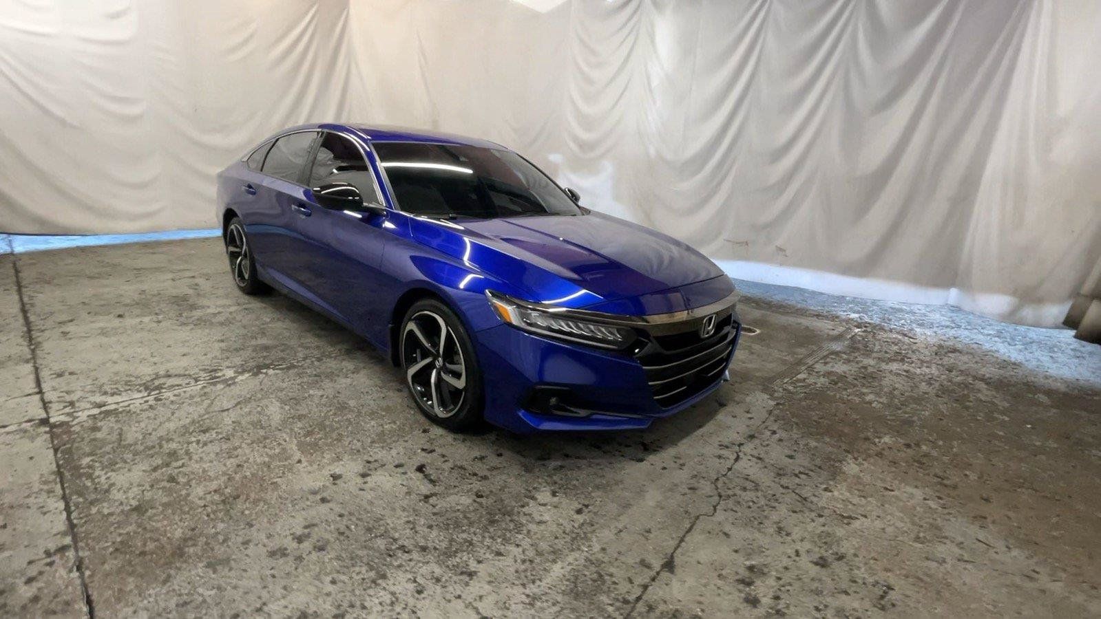 Used 2022 Honda Accord Sport image 2