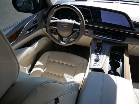 Certified 2024 Cadillac Escalade Sport Platinum AWD/4WD image 7