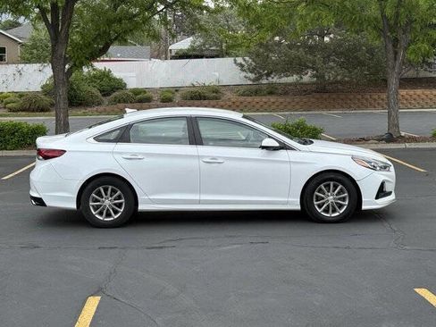 Used 2018 Hyundai Sonata SE FWD image 3