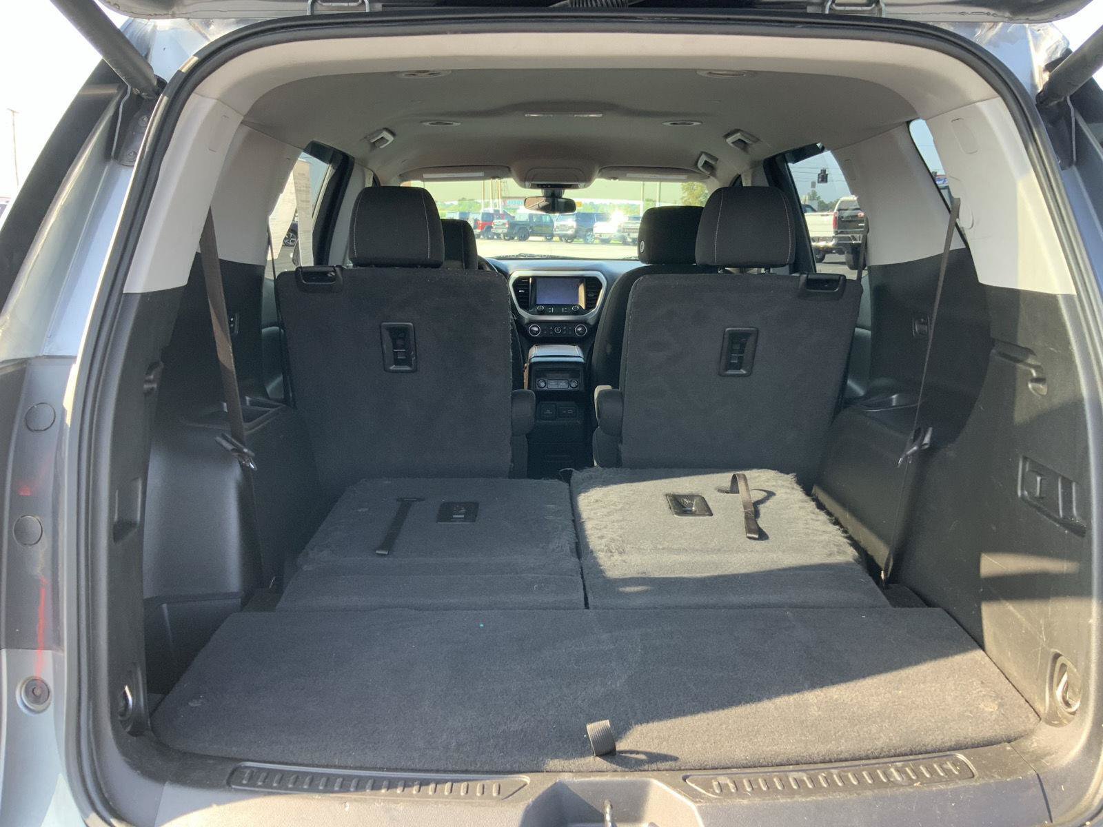 Used 2021 GMC Acadia SLE w/ Driver Convenience Package FWD image 10