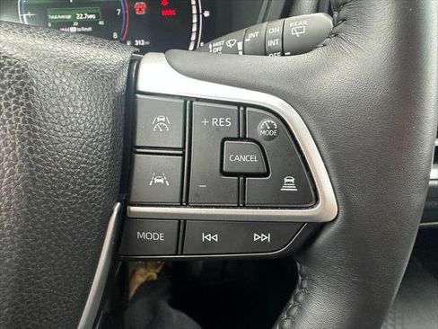 Certified 2025 Toyota Grand Highlander AWD image 23