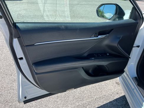 Used 2018 Toyota Camry XSE w/ Driver Assist Package FWD image 11