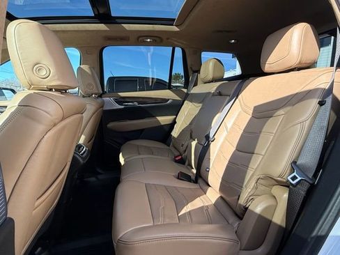 Used 2024 Cadillac XT6 Sport w/ LPO, ONYX Package image 22