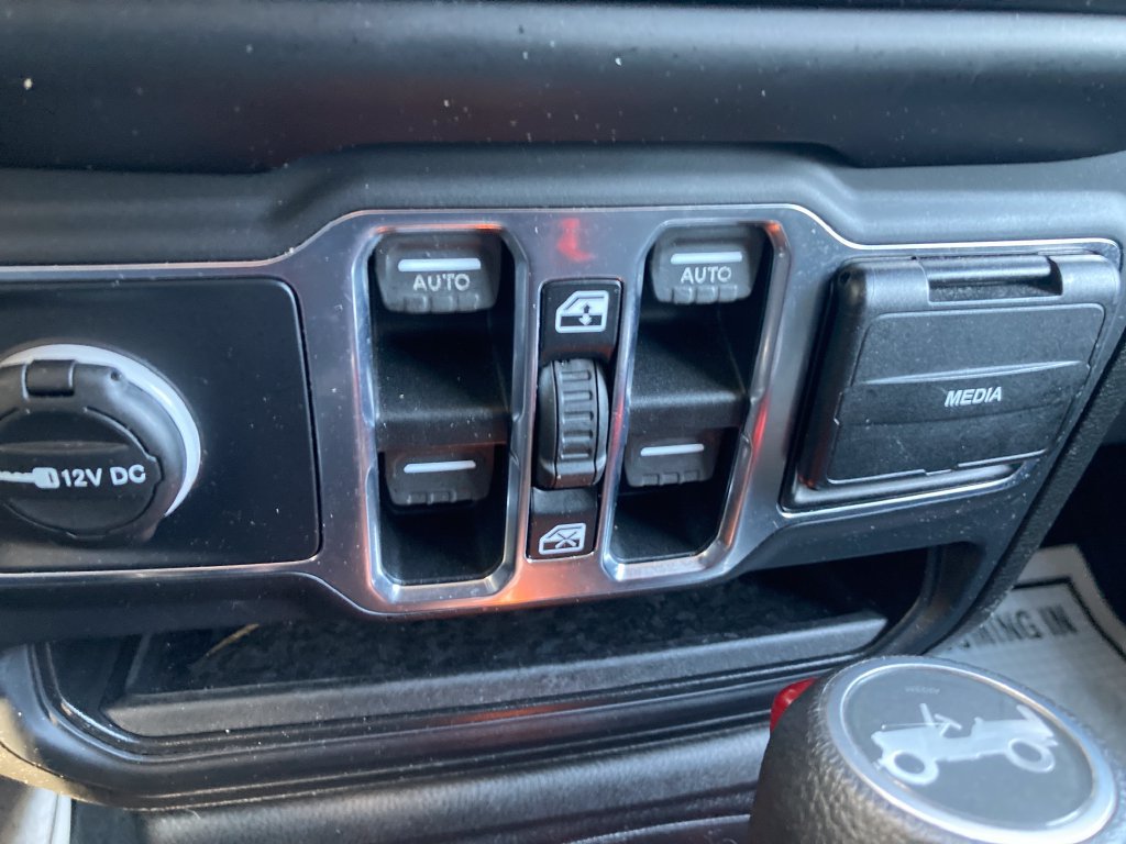 Used 2018 Jeep Wrangler Unlimited Sport S AWD/4WD image 41