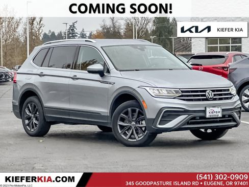 Used 2022 Volkswagen Tiguan SE image 1