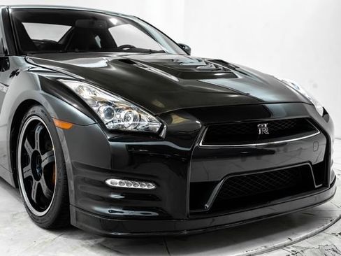 Used 2014 Nissan GT-R Black Edition AWD/4WD image 15