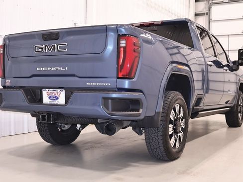 Used 2025 GMC Sierra 2500 Denali w/ Denali Reserve Package AWD/4WD image 9