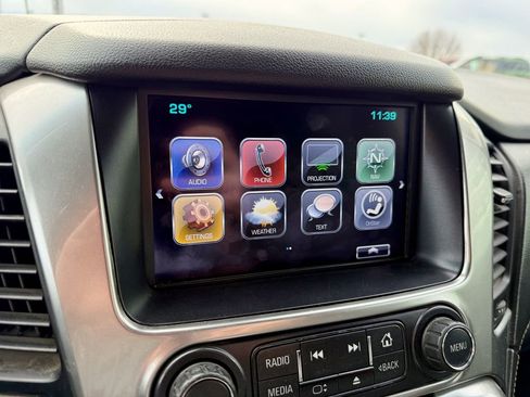 Used 2020 Chevrolet Suburban LT image 25