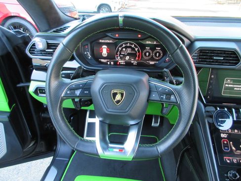 Used 2022 Lamborghini Urus image 55