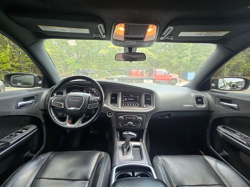 Used 2022 Dodge Charger SXT w/ Leather Interior Group RWD image 9