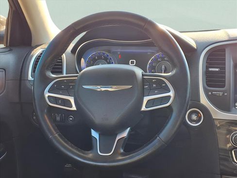 Used 2019 Chrysler 300 Touring L w/ Quick Order Package 22F image 17