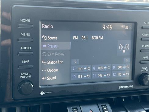 Used 2022 Toyota RAV4 XLE Premium image 19