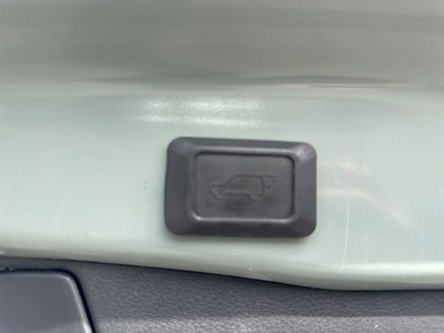 Used 2019 Toyota RAV4 XLE w/ Convenience Package AWD/4WD image 15