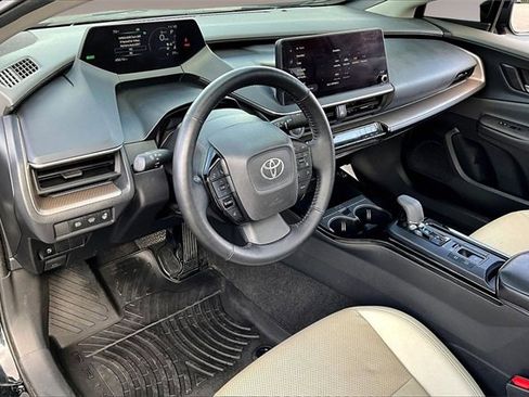 Used 2024 Toyota Prius XLE image 16