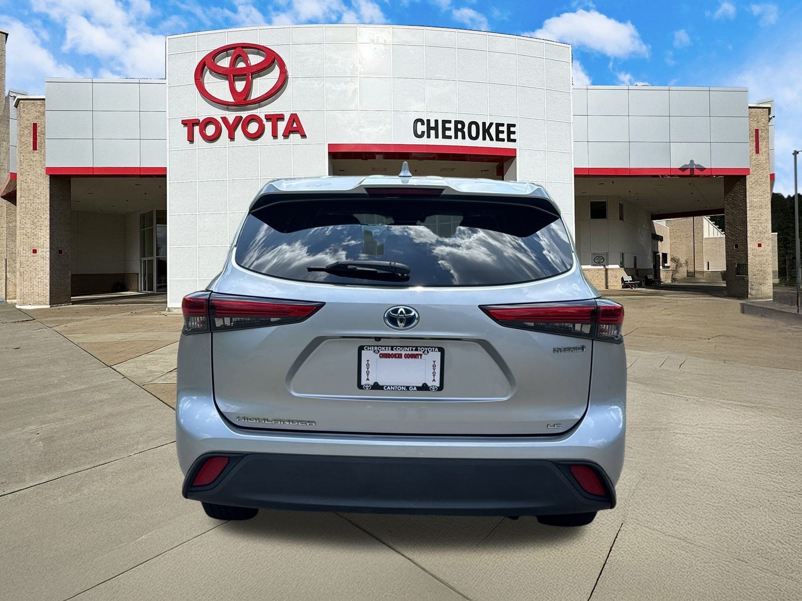 Used 2020 Toyota Highlander LE FWD image 4
