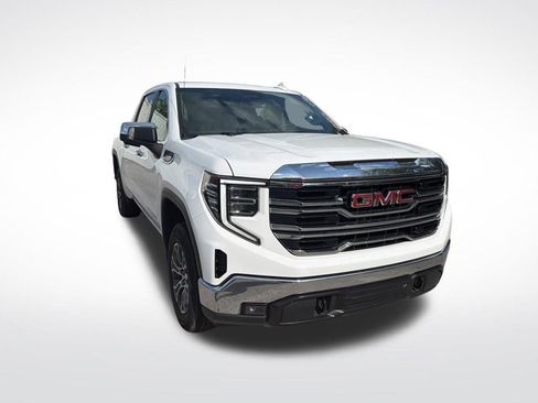 Used 2024 GMC Sierra 1500 SLT AWD/4WD image 2