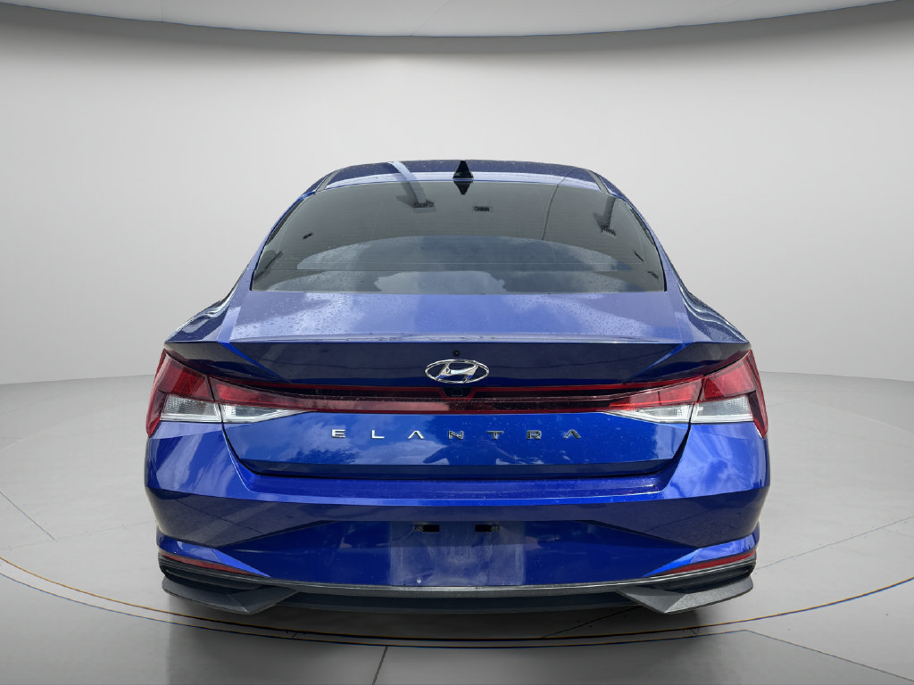 Used 2023 Hyundai Elantra SEL w/ Winter Weather Package FWD image 7