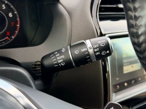 Used 2019 Jaguar F-PACE Prestige image 32