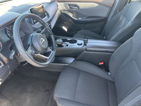 Used 2023 Nissan Rogue S image 21