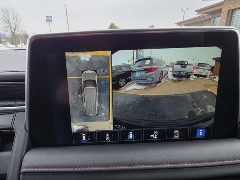 Used 2023 Chevrolet Suburban RST w/ Luxury Package image 23