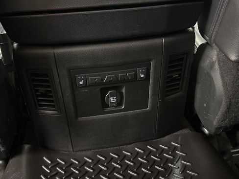 Used 2018 RAM 2500 Laramie w/ Convenience Group image 22
