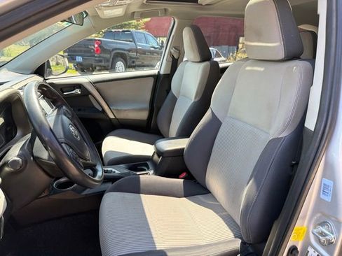 Used 2014 Toyota RAV4 XLE AWD/4WD image 11