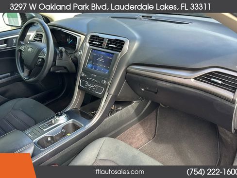 Used 2020 Ford Fusion SE FWD image 43