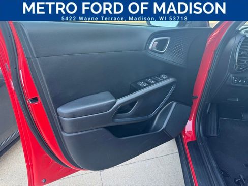 Used 2023 Kia Soul EX image 12