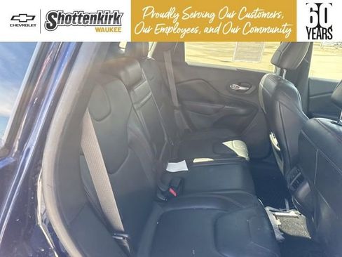 Used 2015 Jeep Cherokee Trailhawk w/ Comfort/Convenience Group image 14