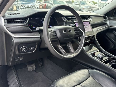 Used 2023 Jeep Grand Cherokee L Limited w/ Luxury Tech Group II AWD/4WD image 27