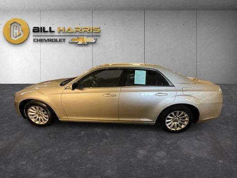 Used 2012 Chrysler 300 RWD image 13